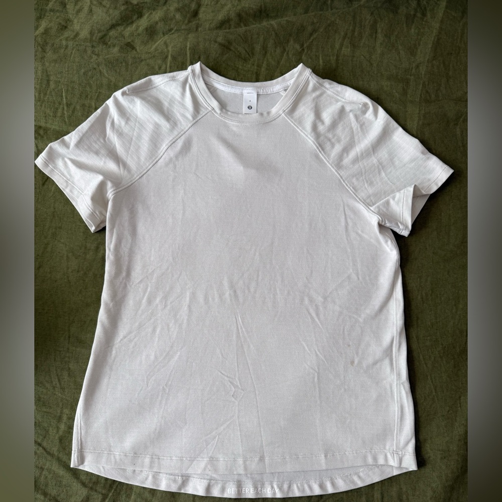 Lululemon T-Shirt
